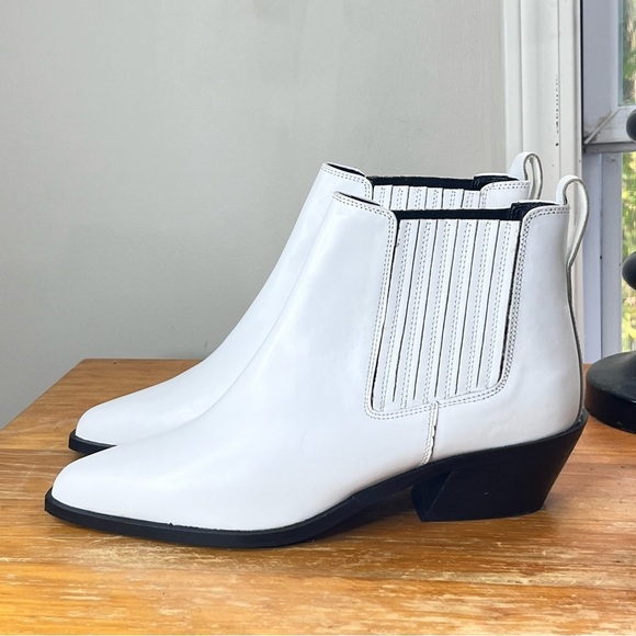 NWOB ASOS Women’s Leather Western Heel Chelsea Boot - Picture 4 of 15